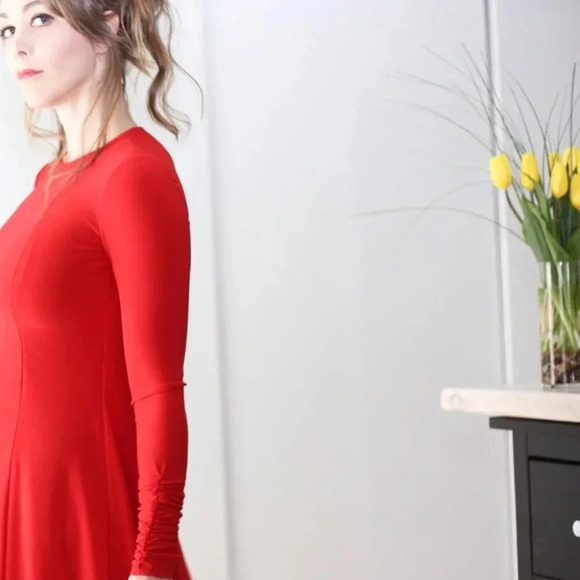 Red dress - Picture 6 of 8